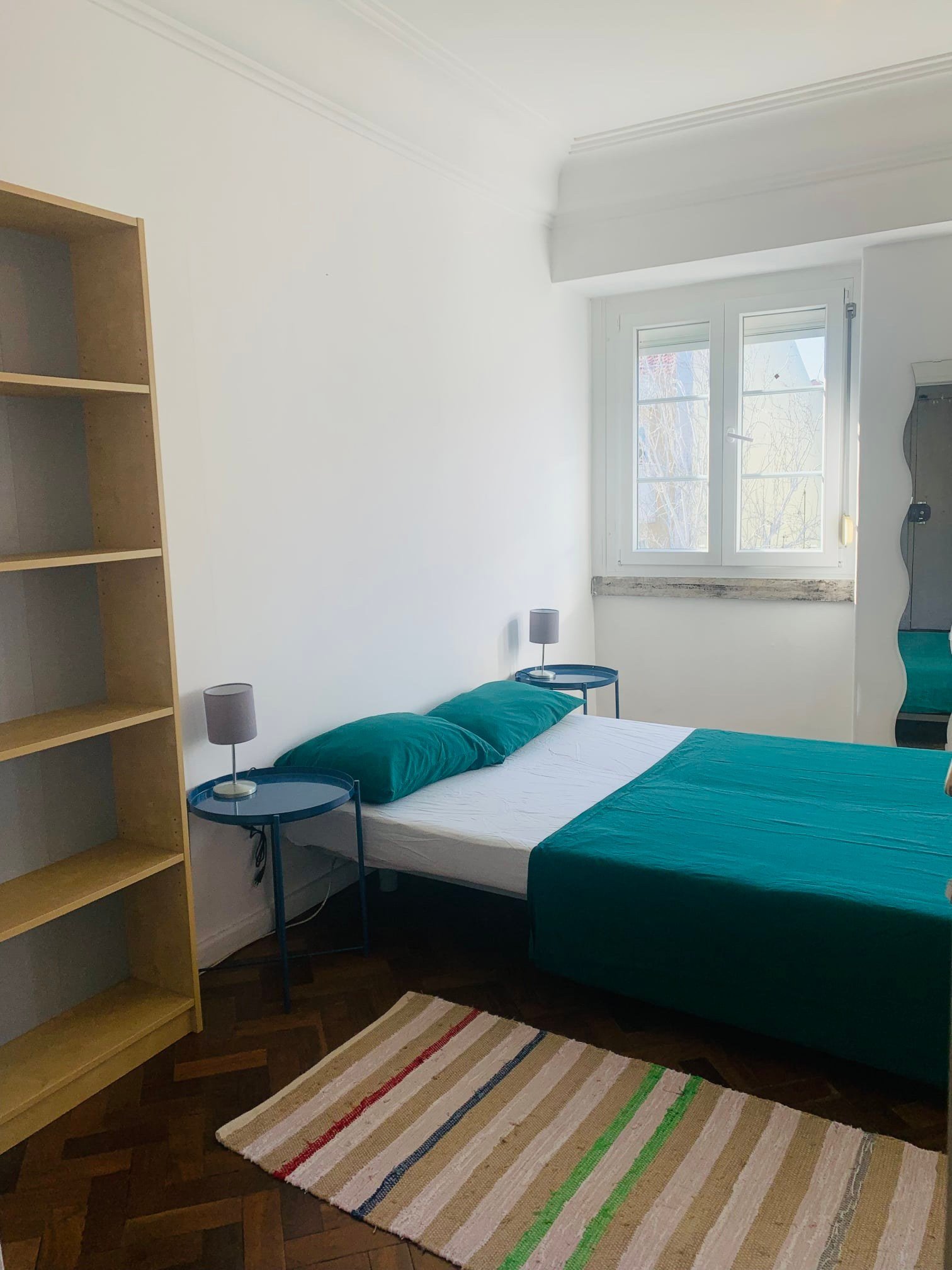 Bright & Sunny Double Room 1 with Natural Light — Flat E, São Jorge de Arroios