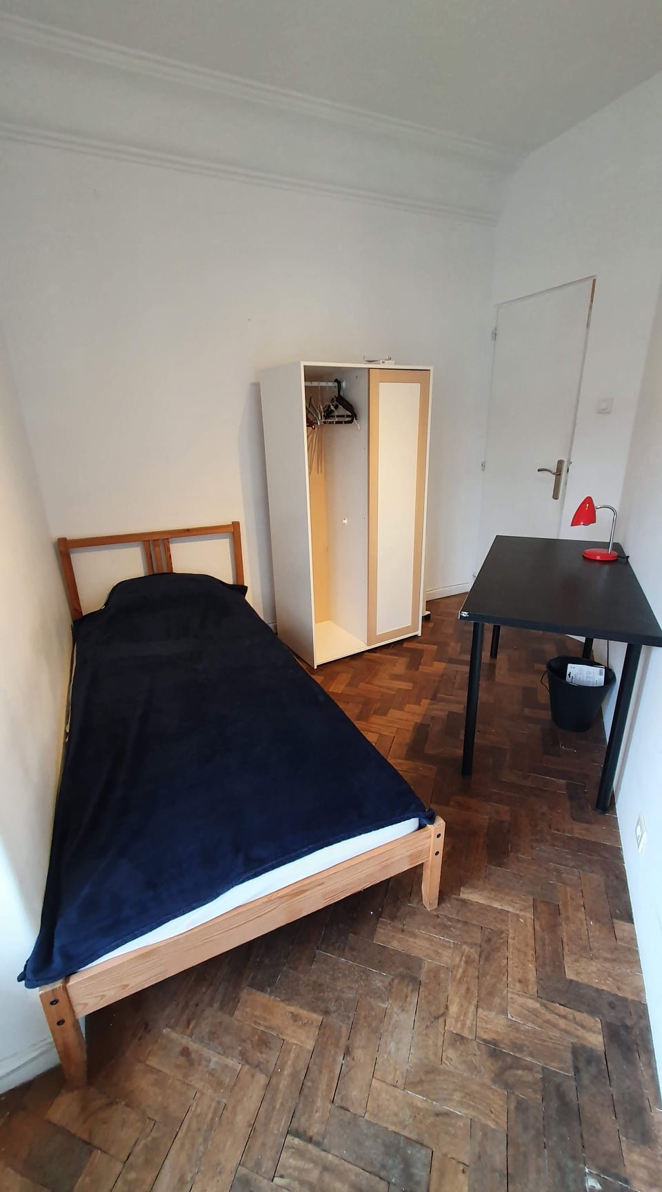 Comfortable Single Room 2 with Desk & Balcony — Flat E, São Jorge de Arroios