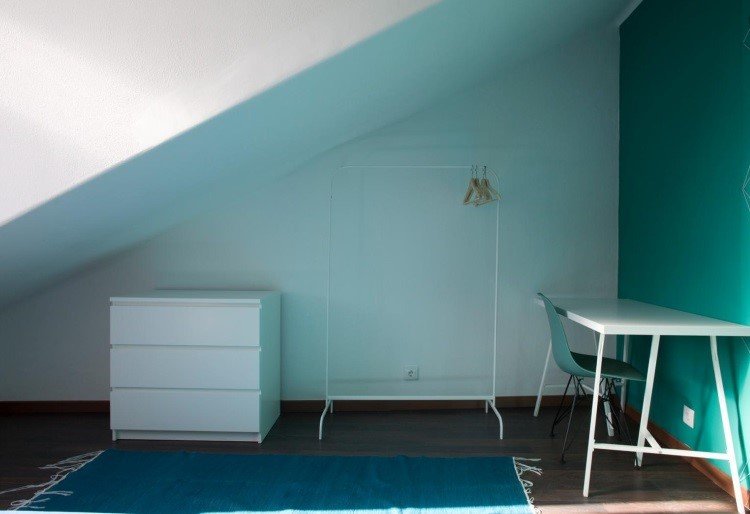 Spacious Double Room 6 with Desk & Terrace Access — Flat X, Alcântara