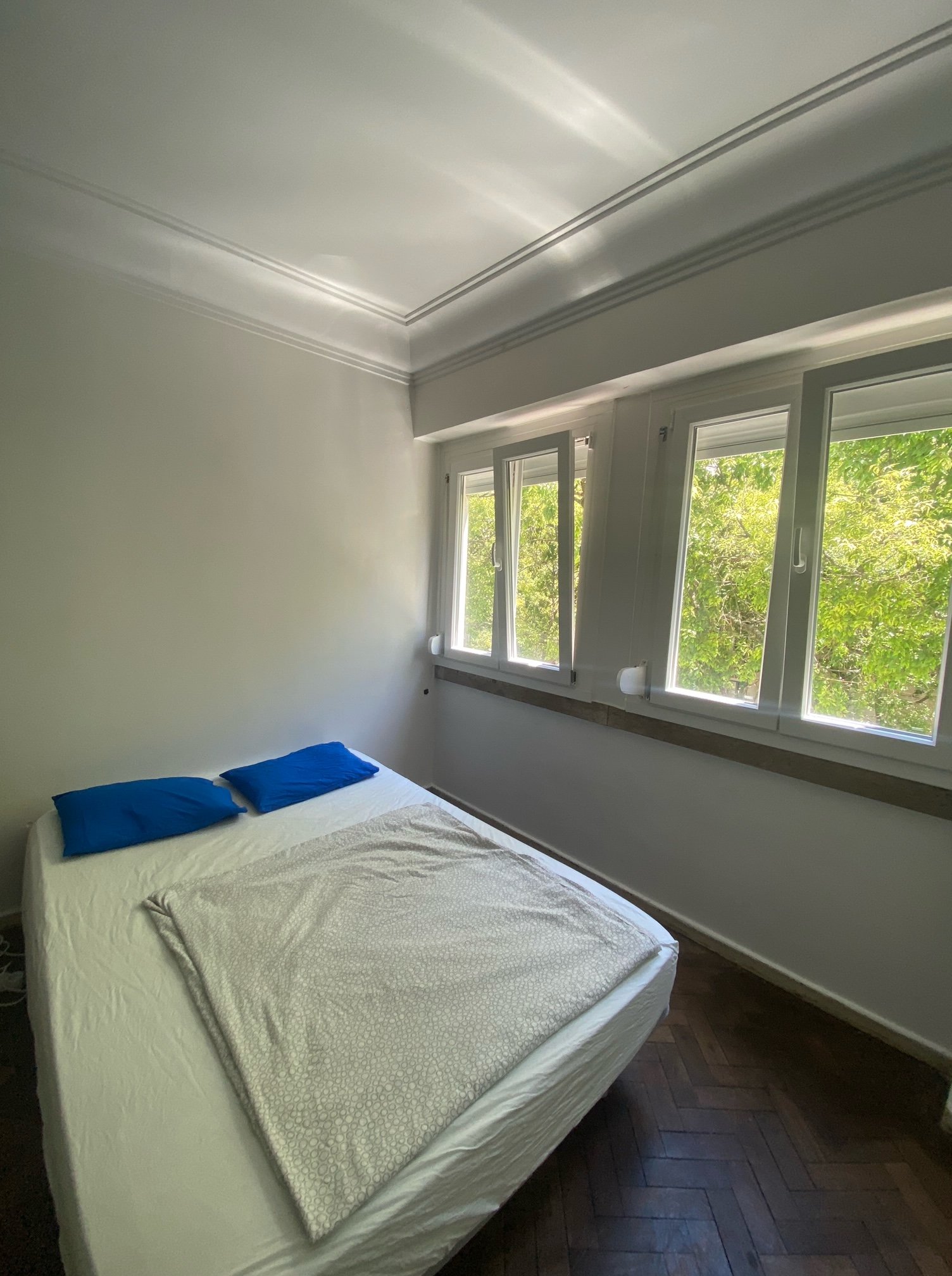 Sunny and Spacious Double-Bed Room 5 in Arroios — Flat I, Anjos