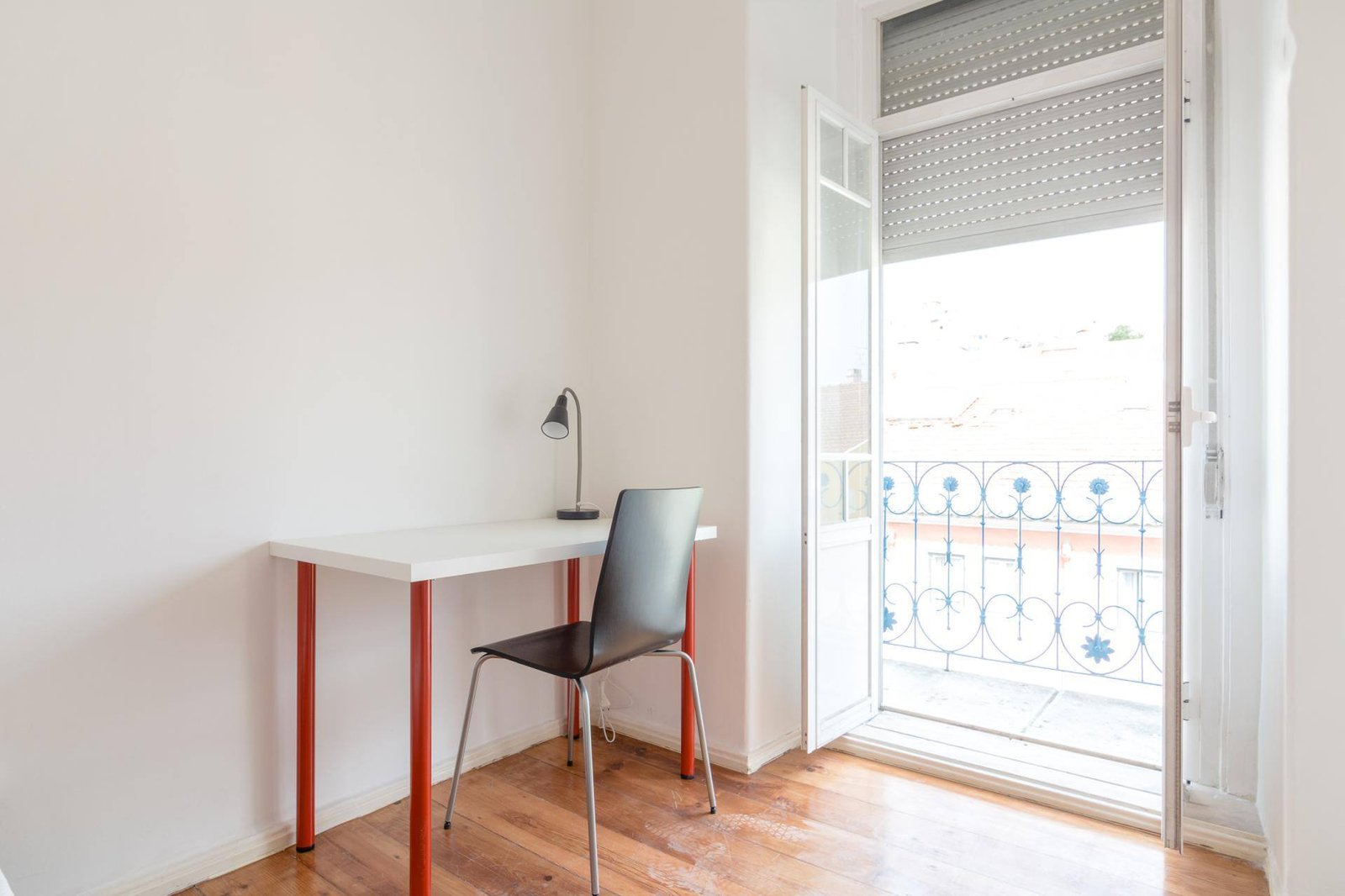 Double Room 1 with Natural Light — Flat N, Penha de França