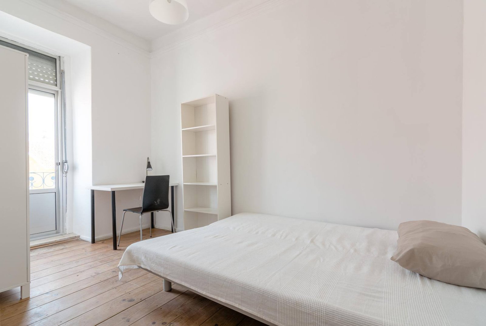 Double Room 3 with Warm Style & Natural Light — Flat N, Penha de França