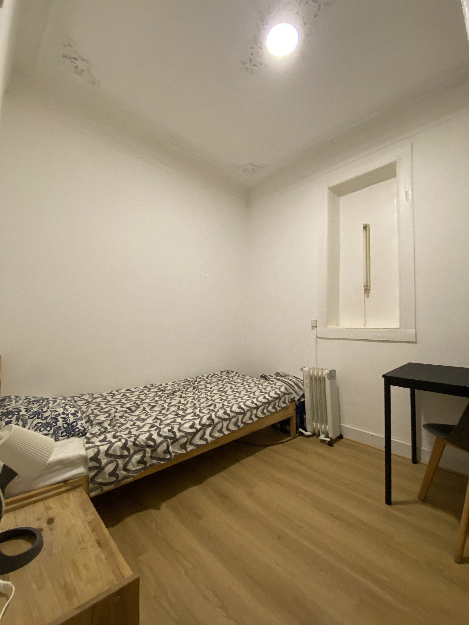 Cozy & Private Single-Bed Room 5 in Shared Apartment — Saldanha 5D, São Sebastião da Pedreira